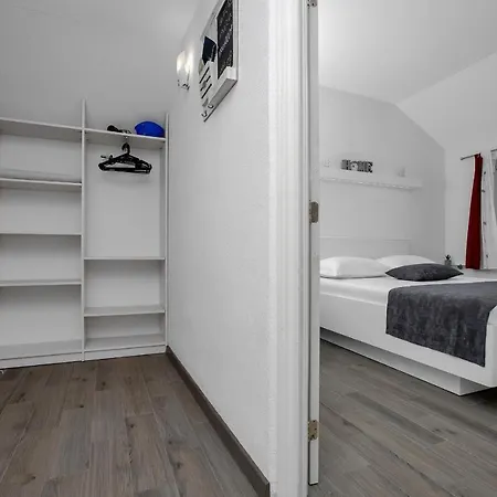 Appartement By The Sea Drasnice, Makarska - 2581
